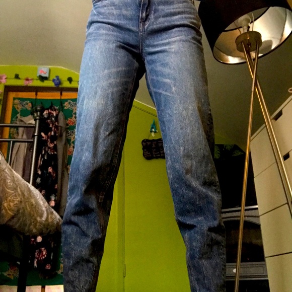 Mom Jeans - Picture 5 of 8